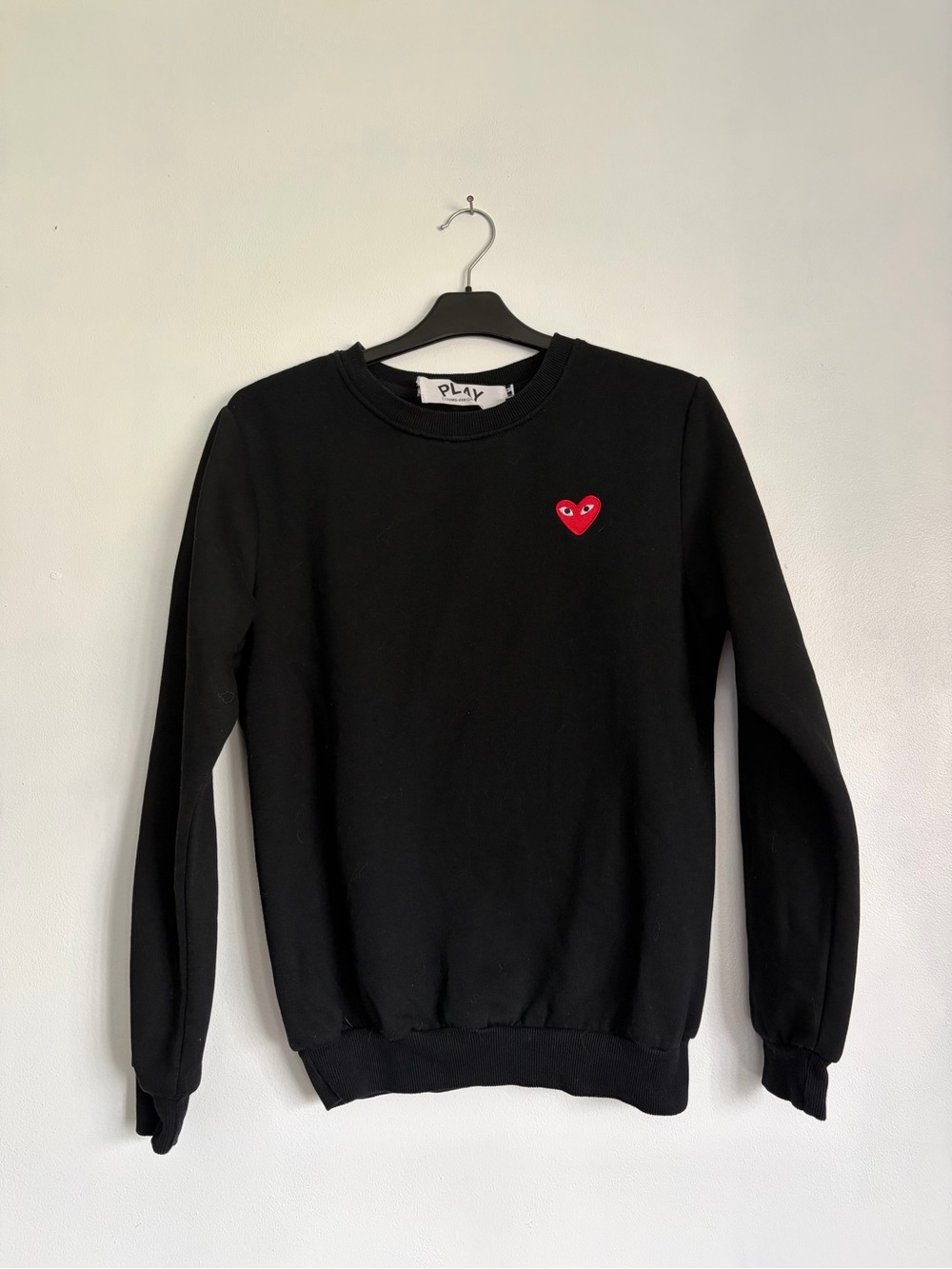 Comme des Garçons PLAY Black Crewneck Sweatshirt Red Heart Logo Sweater Size M